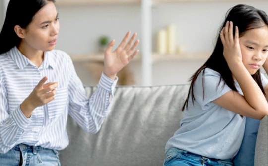 Con càng lớn càng khó dạy, tương xai xám xịt vì những thói quen thường ngày này của cha mẹ