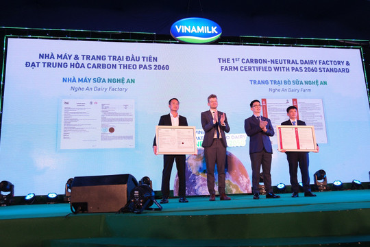 Nhà máy và trang trại của Vinamilk được chứng nhận đạt trung hòa carbon