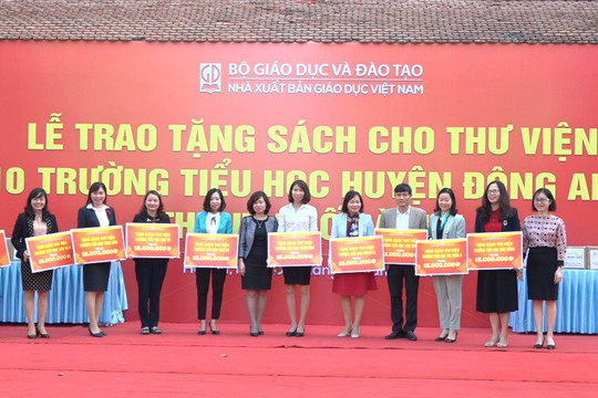 NXB Giáo dục Việt Nam đồng hành với học sinh nghèo đến trường