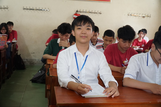 70 thí sinh trúng tuyển lớp tiếng Anh THPT chuyên Phan Bội Châu