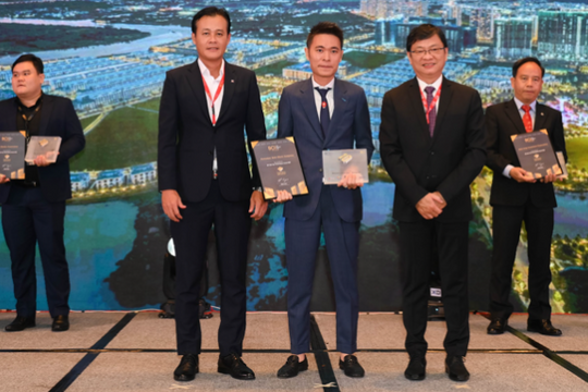 Vinhomes đạt top 10 chủ đầu tư hàng đầu Việt Nam tại BCI Asia Awards 2023