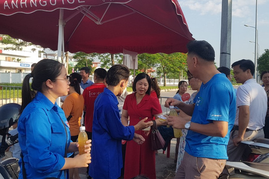 Gần 700 tình nguyện viên hỗ trợ kỳ thi vào lớp 10 ở Ninh Bình