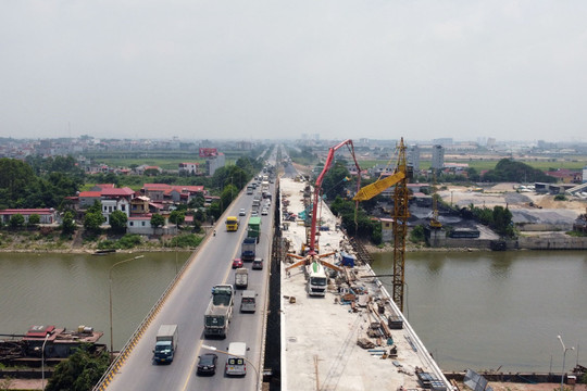 Hình ảnh cầu Như Nguyệt nối Bắc Ninh - Bắc Giang sắp thông xe kỹ thuật