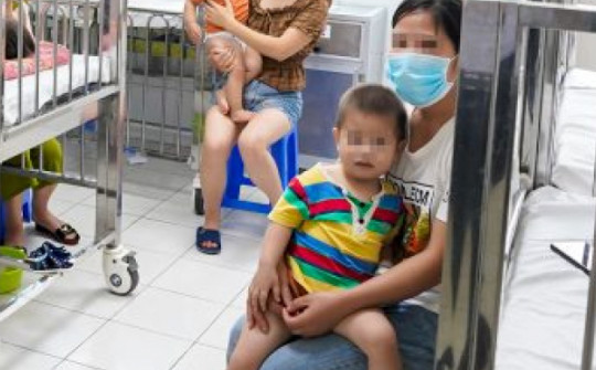 Trẻ 1 tuổi tử vong vì tay chân miệng: 3 triệu chứng cảnh báo bệnh trở nặng