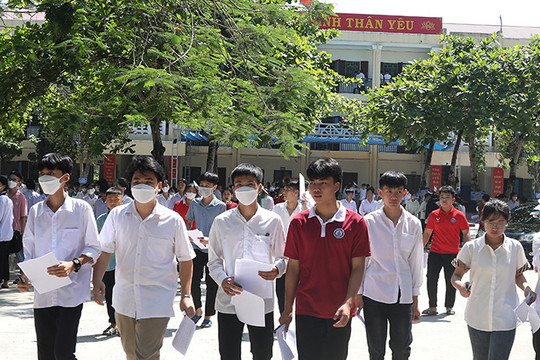 Hơn 11.000 thí sinh ở Ninh Bình bước vào ngày thi thứ 2