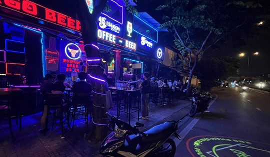 Hàng loạt quán trên đường Phạm Văn Đồng mở nhạc 'xập xình' bị xử lý
