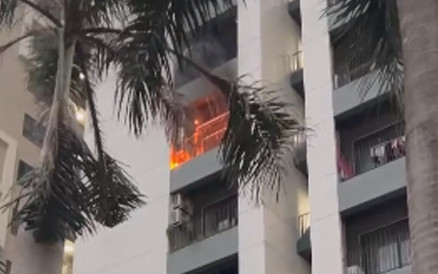 Dập tắt đám cháy tại chung cư ở Bình Dương