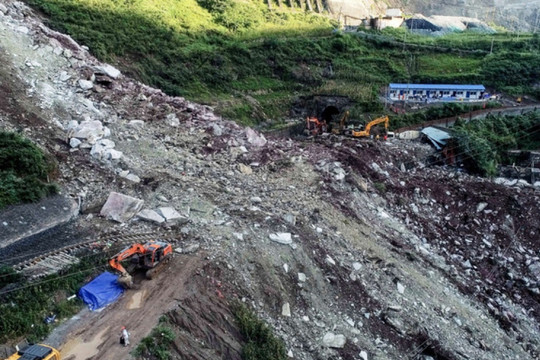 Tai nạn lở núi nghiêm trọng khiến 19 người thiệt mạng ở Tứ Xuyên (Trung Quốc)