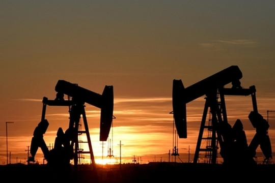 Thị trường thế giới biến động sau tuyên bố cắt sản lượng dầu của Arab Saudi