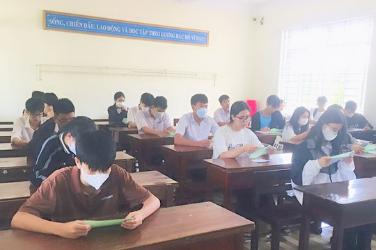 Hơn 12 nghìn thí sinh Quảng Bình làm thủ tục dự thi lớp 10