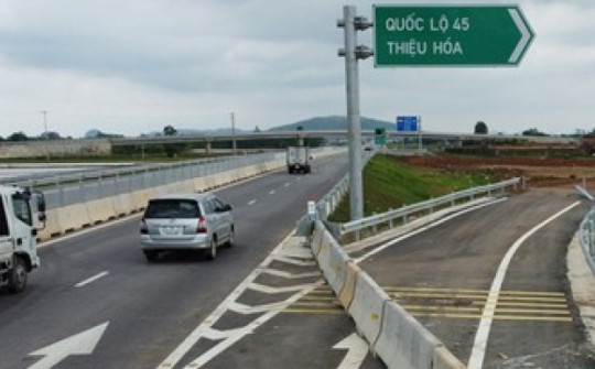 Ngổn ngang, tai nạn tại công trường nút giao cao tốc Mai Sơn - QL45