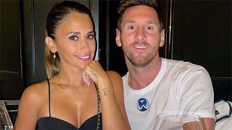 ‘Cú tát’ của vợ Messi với PSG