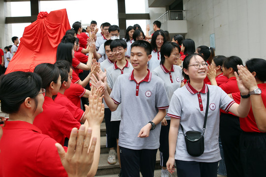 Thí sinh thi đại học ở Trung Quốc tăng cao kỷ lục