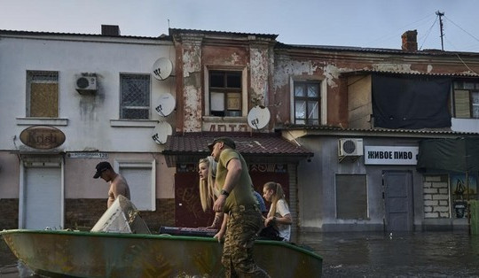 Chuyên gia: Vụ vỡ đập ở Kherson tác động to lớn đến tình hình Ukraine
