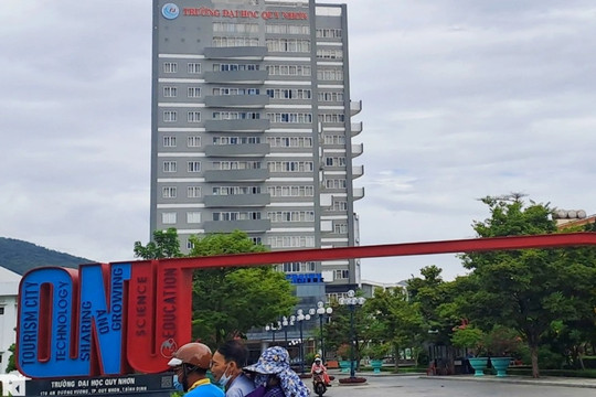 Trường Đại học Quy Nhơn xin lỗi vì chỉ trích học sinh "không biết nghĩ"