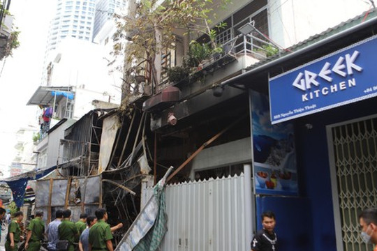 Cháy nhà ở "phố Tây" Nha Trang, 3 ông cháu thiệt mạng
