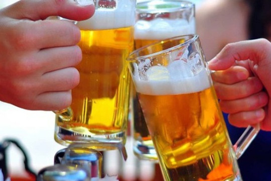Mùa hè, uống bia cần tránh 4 sai lầm này vì sẽ tàn phá nội tạng khủng khiếp