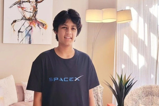 Thiên tài toán học trở thành nhân viên của Elon Musk ở tuổi 14