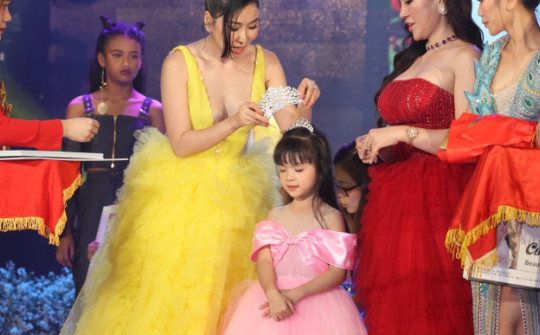 First Face Fashion Show Super Model Kids Cao Vân – "Viên ngọc sáng" của làng mẫu nhí