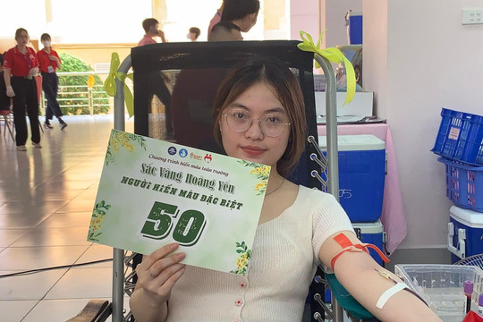 Sinh viên ĐH Sư phạm Hà Nội tham gia hiến máu tình nguyện