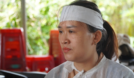Vụ tấn công trụ sở xã ở Đắk Lắk: Quặn lòng tiễn đưa người thân