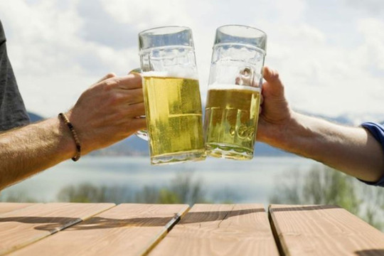 5 điều cấm kỵ mà người thích uống bia mùa hè cần nhớ