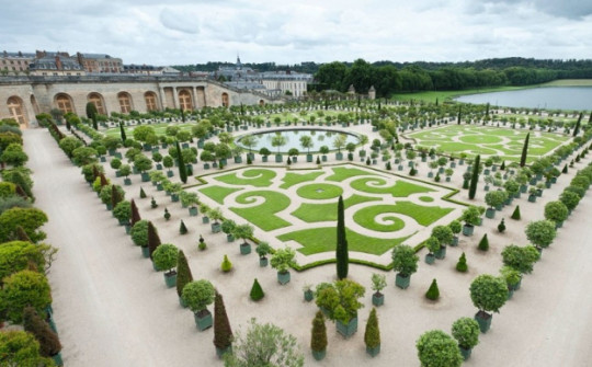 Jacquemus "chơi lớn" khi tổ chức buổi biểu diễn tiếp theo tại Cung điện Versailles
