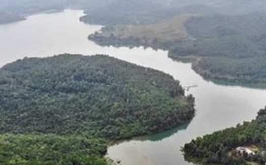 Nước sông Đà xuống thấp, nguồn cung nước sạch Thủ đô có bị đe doạ?