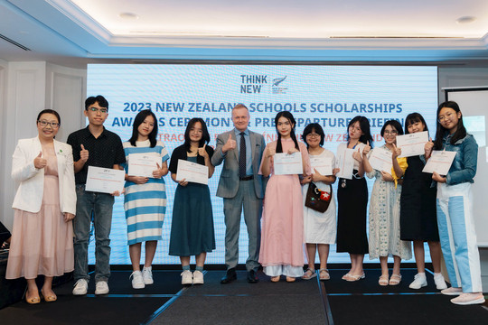 Trao Học bổng Chính phủ New Zealand cho 15 học sinh Việt Nam