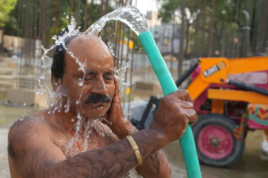 Hàng chục người Ấn Độ chết vì nắng nóng