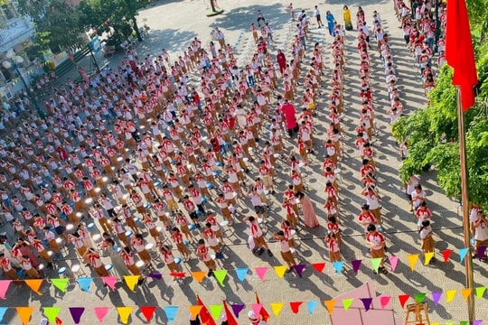 Thi lớp 1 Nam Từ Liêm phải biết đọc thơ và cộng trừ, Hiệu trưởng lên tiếng