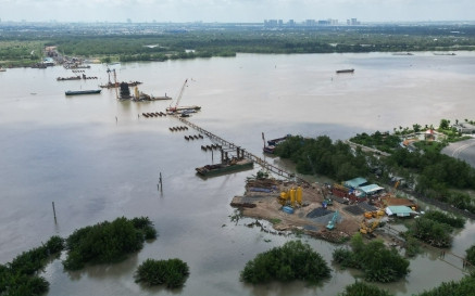 Cận cảnh thi công cầu Nhơn Trạch lớn nhất đường Vành đai 3 TP.HCM