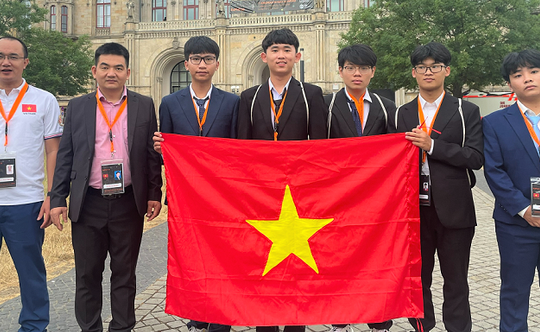 Nam sinh Nghệ An giành Huy chương Vàng Olympic Vật lý châu Âu