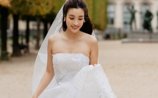 Hình cưới mới được tiết lộ của chủ tịch CLB Hà Nội với Đỗ Mỹ Linh