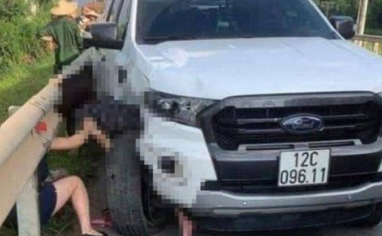 Ô tô bán tải gây tai nạn liên hoàn, bé gái mắc kẹt trong hốc bánh xe tử vong
