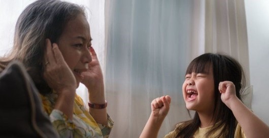 4 hành động cha mẹ làm khi con bướng bỉnh vô tình "đổ thêm dầu vào lửa"