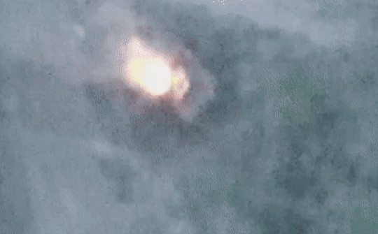 Nga đăng video xe tăng Ukraine nổ tung sau khi bị UAV Lancet đánh trúng "tử huyệt"