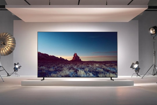 “Gã khổng lồ” Samsung giới thiệu TV 4K khổng lồ 98 inch, đẳng cấp là mãi mãi