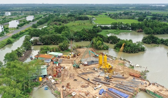 Nhà thầu sốt ruột vì cầu Nhơn Trạch chậm mặt bằng