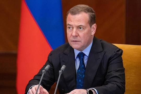 Cựu Tổng thống Medvedev kêu gọi đoàn kết xung quanh Tổng thống Nga Putin