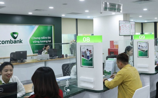 Tăng loạt phí dịch vụ từ 1/7, Vietcombank đang kinh doanh ra sao?