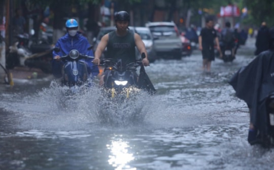 Đợt mưa dồn dập, xối xả ở miền Bắc còn kéo dài đến khi nào?