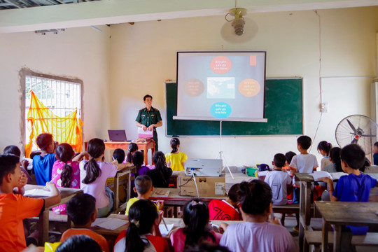 Tuyên truyền về biên giới Quốc gia cho học sinh dân tộc Khmer