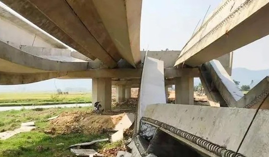 Thủ tướng yêu cầu kiểm tra dự án cao tốc qua Nghệ An sau vụ sập dầm cầu