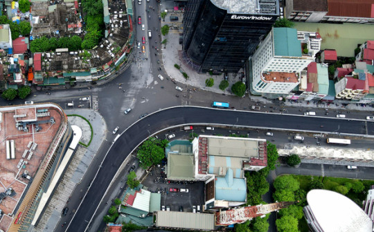 Ngắm diện mạo cầu vượt chữ C đầu tiên ở Hà Nội trước ngày thông xe