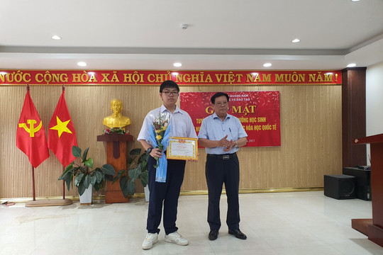 Quảng Nam khen thưởng HS giành HCV Olympic Hóa học quốc tế