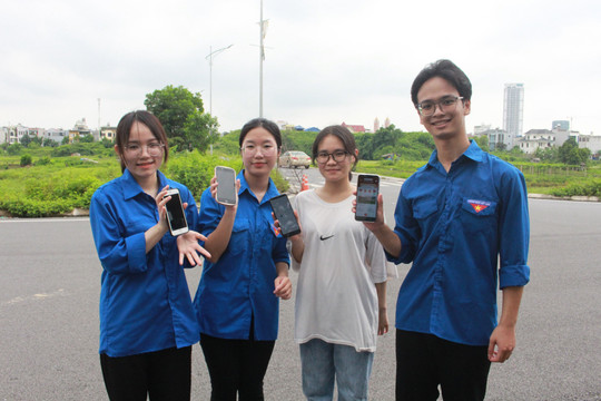 Tuổi trẻ ĐH Thái Nguyên tiên phong hỗ trợ người dân tiếp cận CNTT