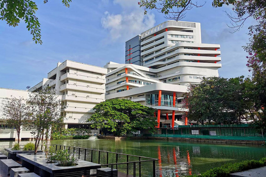 Đại học Thái Lan tuyển sinh 'chấp chới'