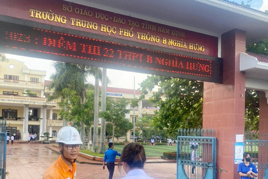 Xót xa thí sinh Nam Định nhận hung tin sau môn thi Ngữ văn