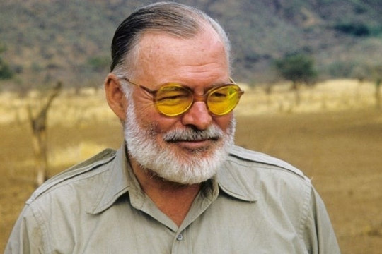 Nhiều tác phẩm nổi tiếng của Hemingway bị cảnh báo về ngôn từ